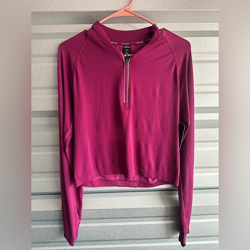Women’s NWT HIND Athletic Running Half Zip Top Size Medium